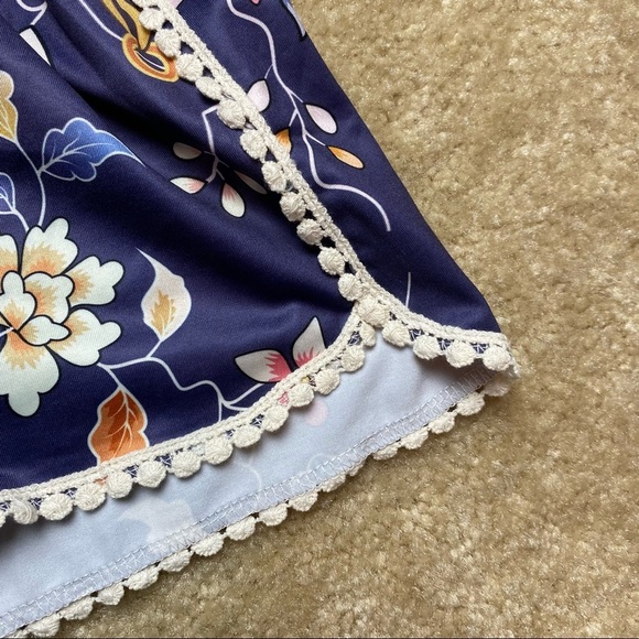 LoveU.Dear Blue Floral Elastic Waist Boho Shorts Size Small - Picture 4 of 8